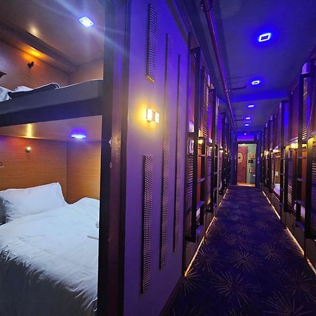 Attic Capsule Hotel Marigondon  Dış mekan fotoğraf